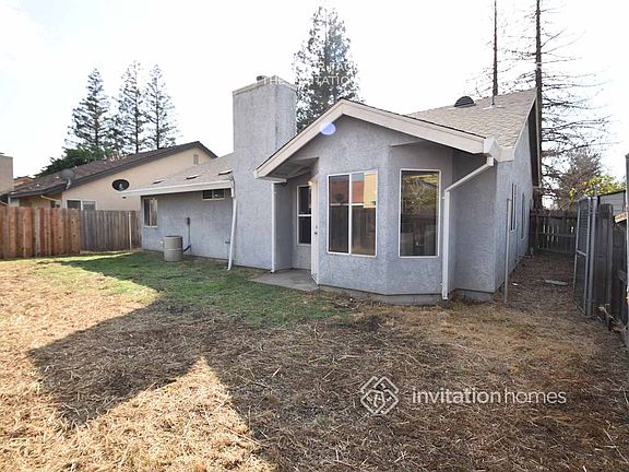 5th image of 8023 Pinot Noir Way
