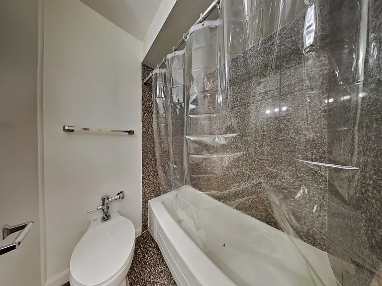 455 Eddy St — Photo 43