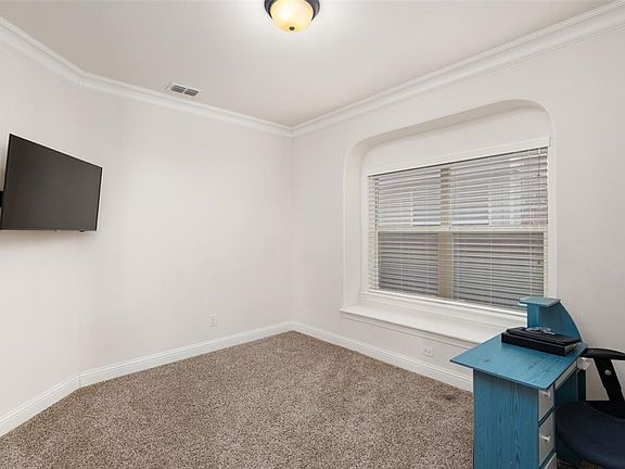 2nd image of 901 Southern Hills Way
