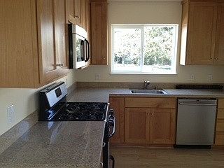 5th image of 331 Carmel Ave #C