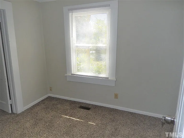 1015 Oberlin Rd — Photo 9