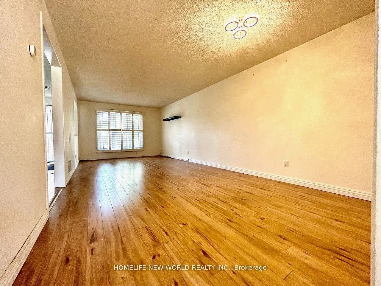 5 bed, $3,300 — Photo 3