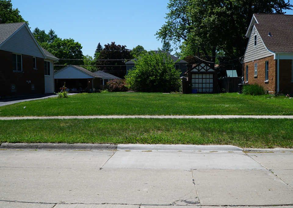 1st image of 812 N Kaspar Ave