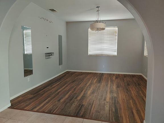 4th image of 27722 Auburn Ln