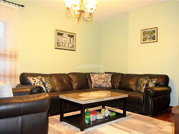 4th image of 1143 Conkling Ave