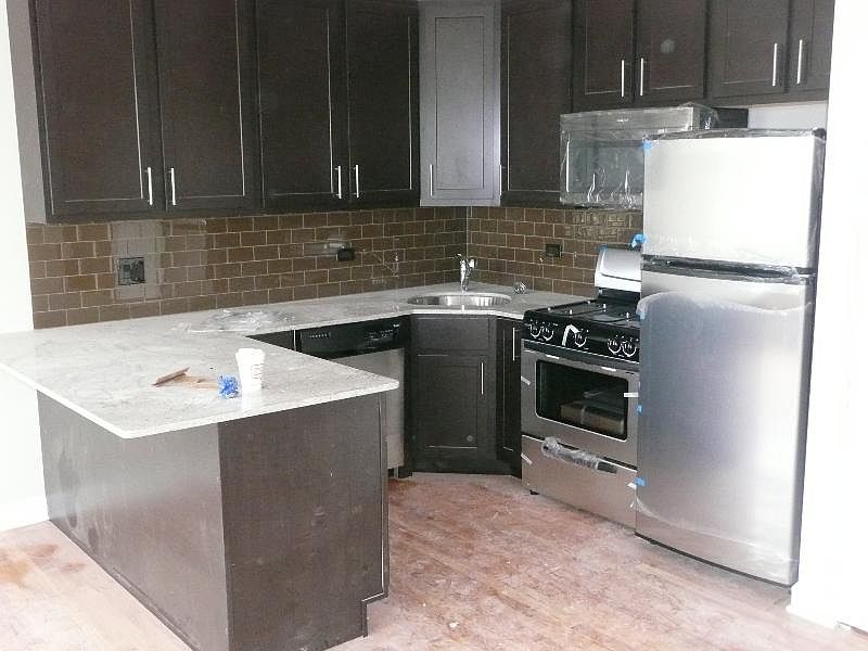 1st image of 4759 N Maplewood Ave APT 403