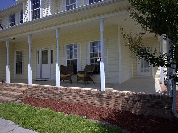 3rd image of 220 Candice Dr NE