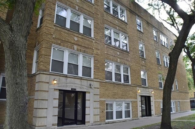1st image of 3851 W Ainslie St APT 2W