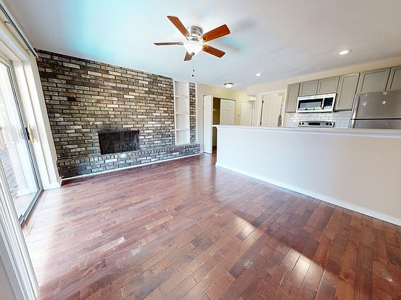 4th image of 210 E 38th St #3745-06