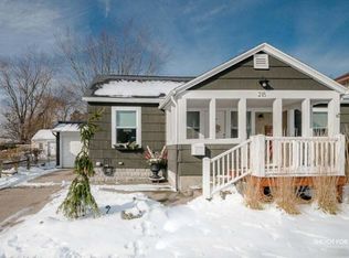 215 N Jackson St, Spring Lake, MI 49456