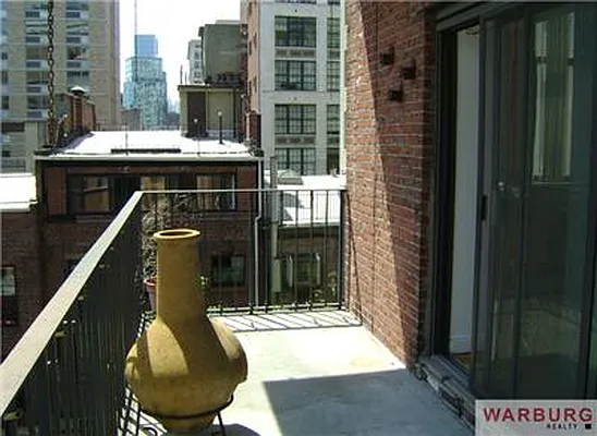 Rented by Warburg | media 12