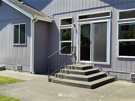 3rd image of 4230 Shale St SE