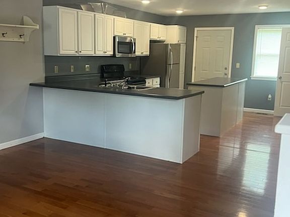 2nd image of 127 Otterbein Dr #2