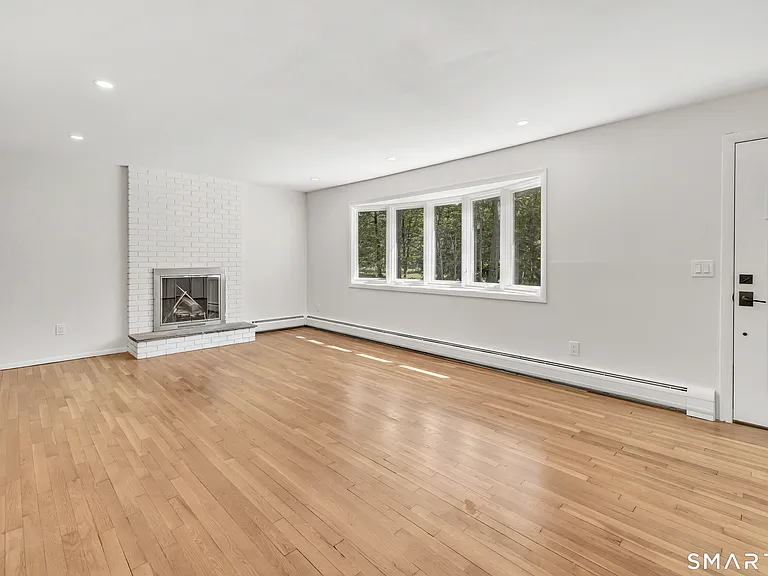 48 Crestwood Rd — Photo 15