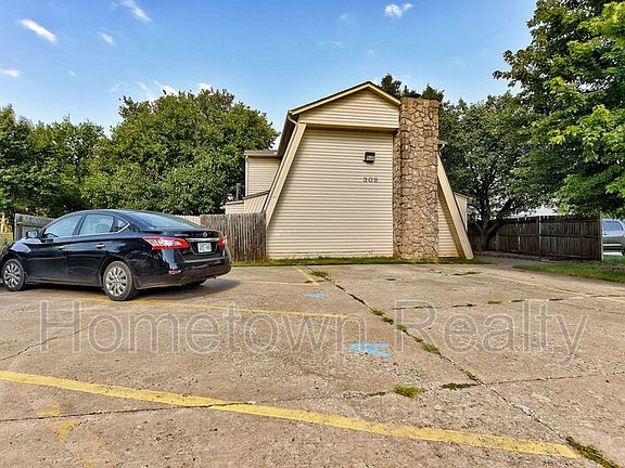 2nd image of 308 Vicksburg Cir Unit 2B