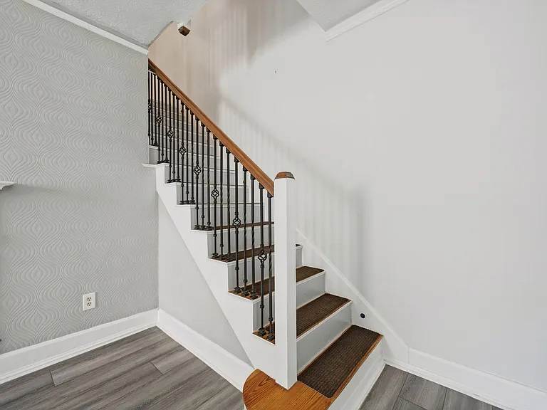 305 Palen Ave — Photo 5