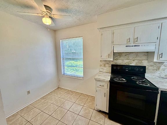 3rd image of 1745 Patricia Ln