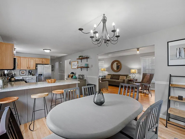 131 Forest Hill Way — Photo 7