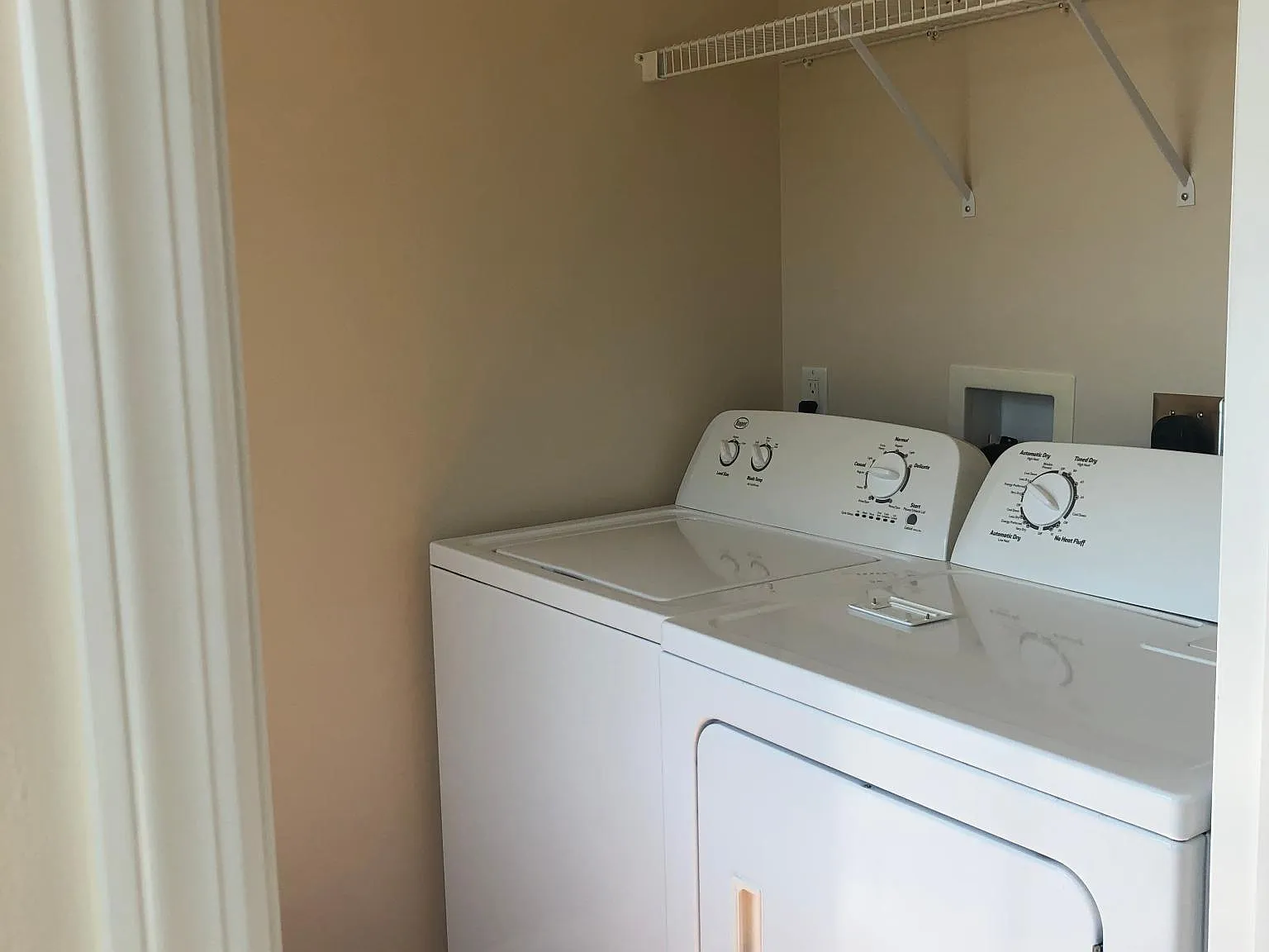 2 bed, 2.5 bath, 1300 sqft, $1,250 — Photo 3