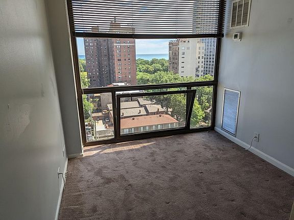 4th image of 4343 N Clarendon Ave APT 1308