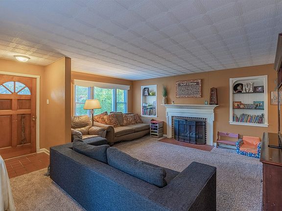 4th image of 9 Parkway Dr