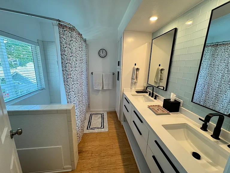 525 Summer View Cir #525 — Photo 10