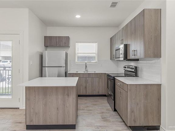 3rd image of 900 E Redbud Ave #15B5