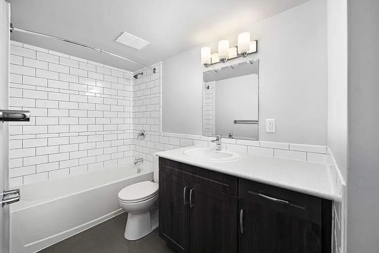 3390 Keele St — Photo 9
