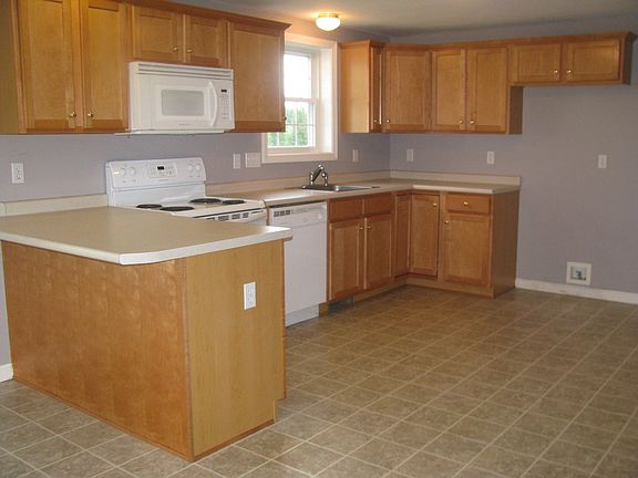 4th image of 7 Lockwood Dr