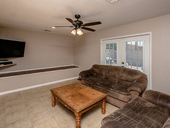 4th image of 2540 Boulder Ave