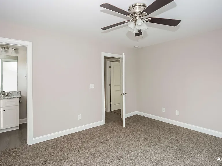 220 Arey Ave — Photo 7