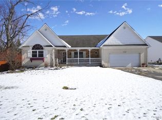 49 Harvest Ln, Depew, NY 14043