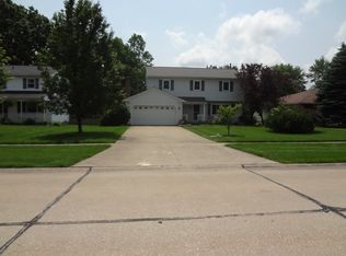 4000 Canterbury Dr, Brunswick, OH 44212