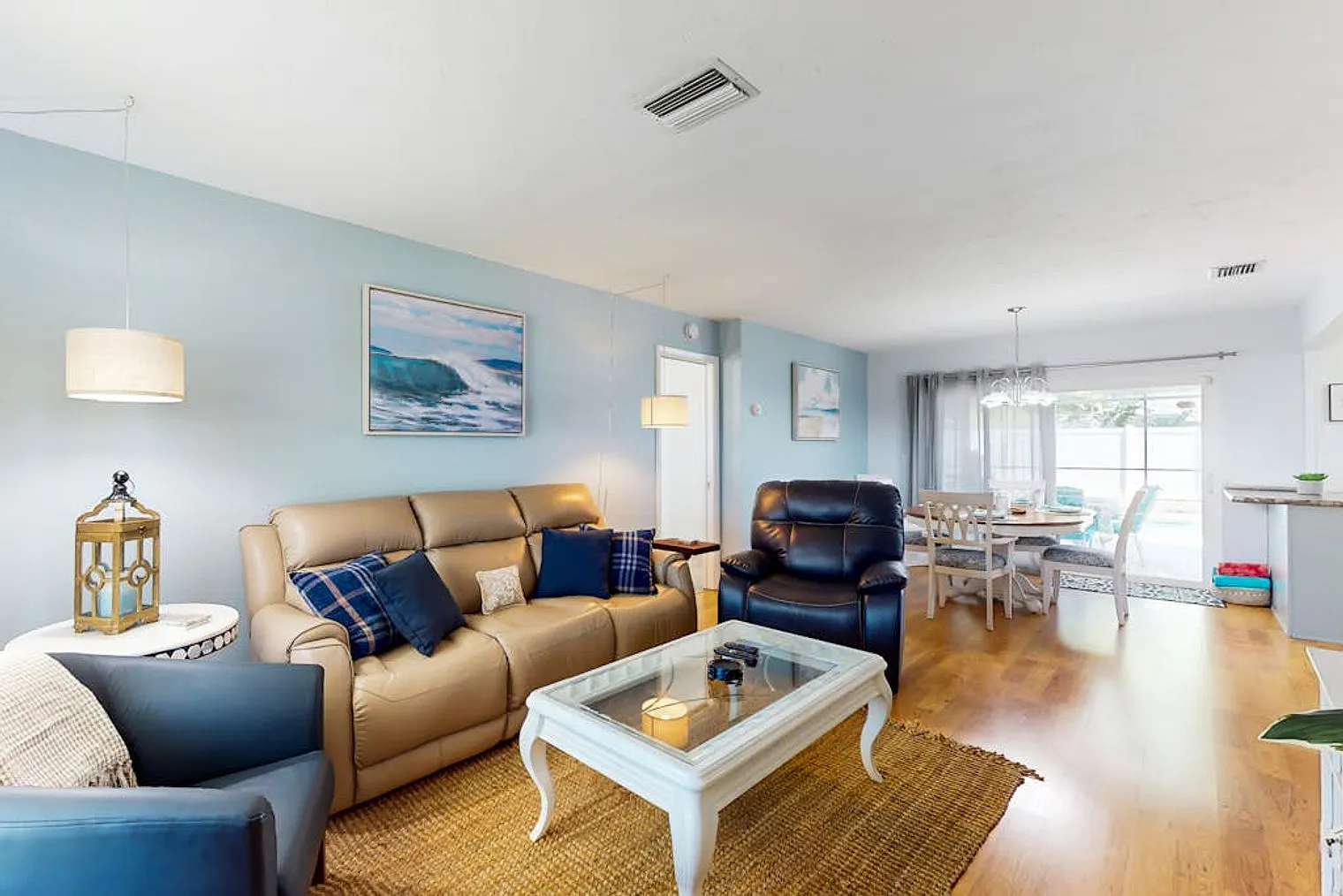 3 bed, 2.0 bath, 1022 sqft, $4,546 — Photo 1