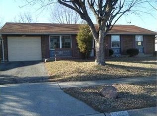 7125 Castlecrest Dr, Huber Heights, OH 45424
