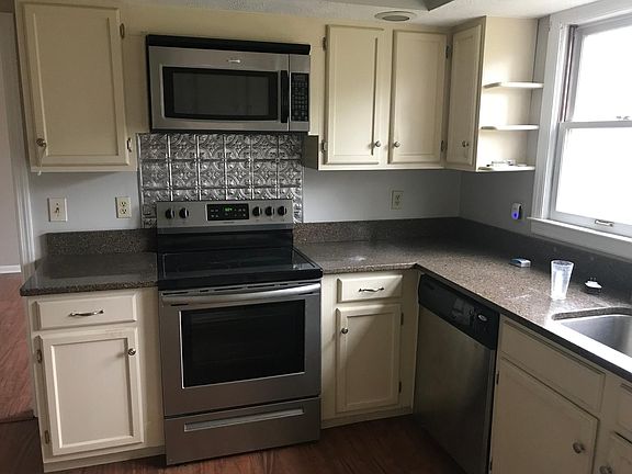 3rd image of 11713 N Monticello Dr