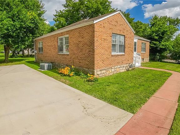 5th image of 7021 Raytown Rd