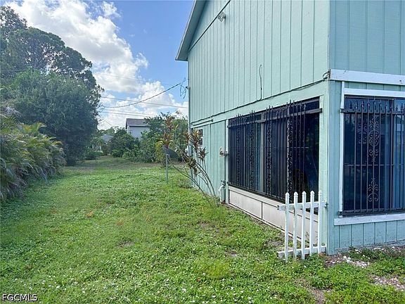 5th image of 8168 Albatross Rd