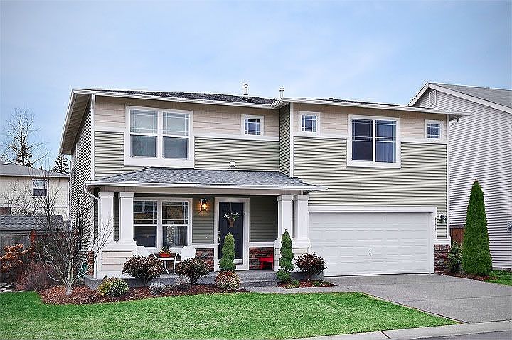 Charm & convenience in Sammamish's Wesley Park