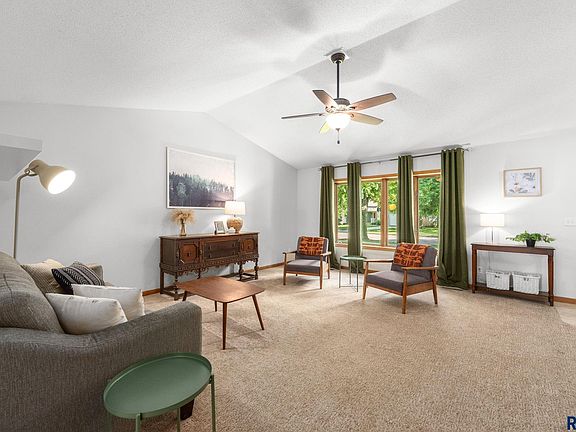 3rd image of 5500 W 53rd St