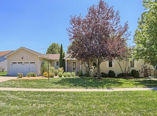 1405 Amy Dr, Mahomet, IL 61853