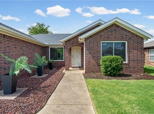 3906 SW Carriageway Ave, Bentonville, AR 72712