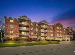 1220 Depot St UNIT 109, Glenview, IL 60025