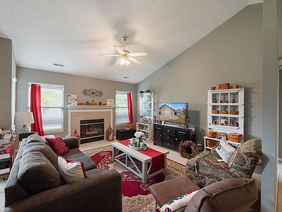 2nd image of 1133 Sourgum Ln