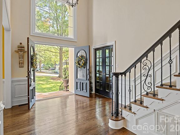 4th image of 3101 Symphony Woods Dr
