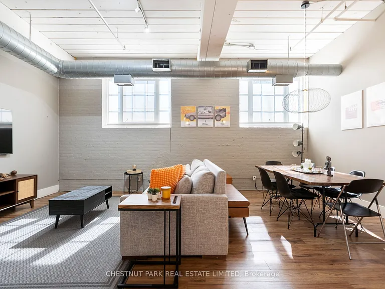 1135 Dundas St E #1 — Photo 8