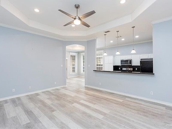3rd image of 708 S Excalibur St