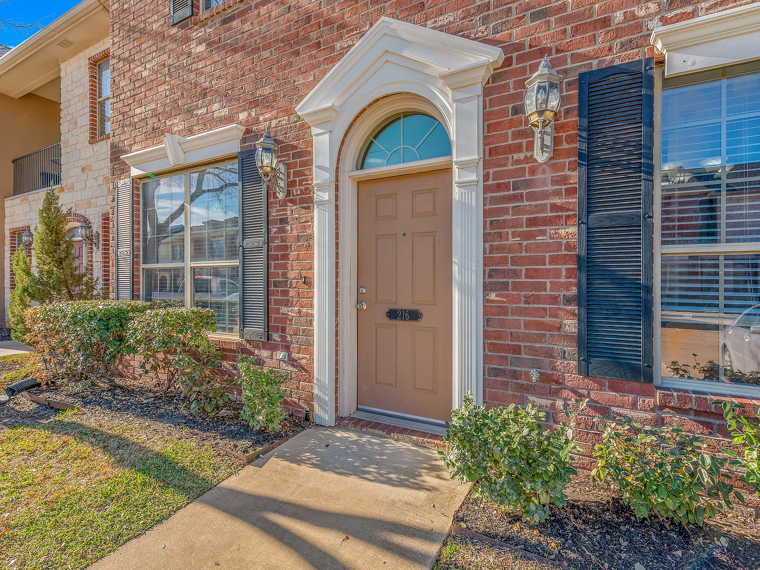 4 bed, 1496 sqft, $2,200 — Photo 3