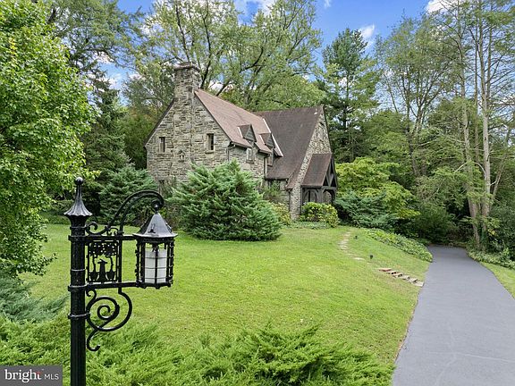 2nd image of 30 Guernsey Rd