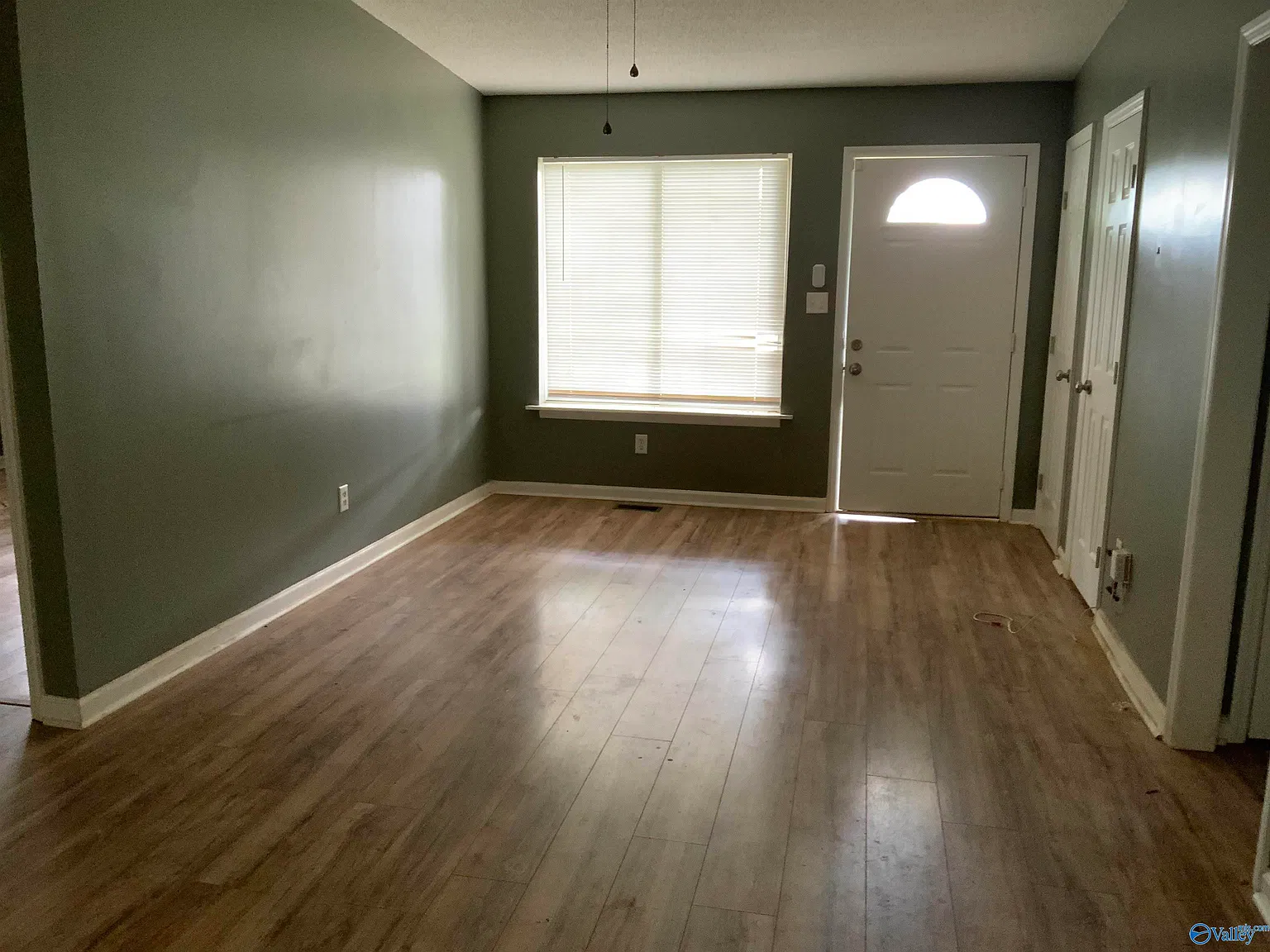 3 bed, 1.5 bath, 1000 sqft, $1,100 — Photo 3